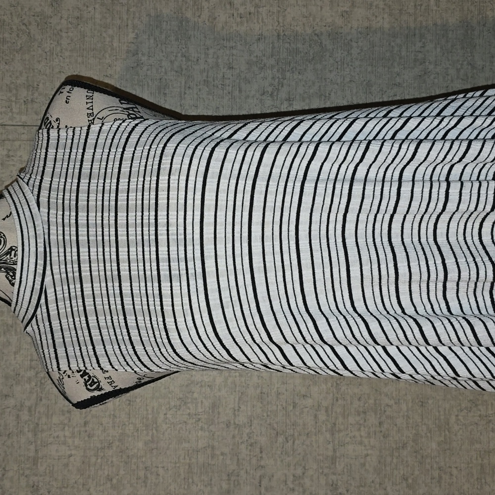 EUC Women's cover up/dress - Picture 2 of 13